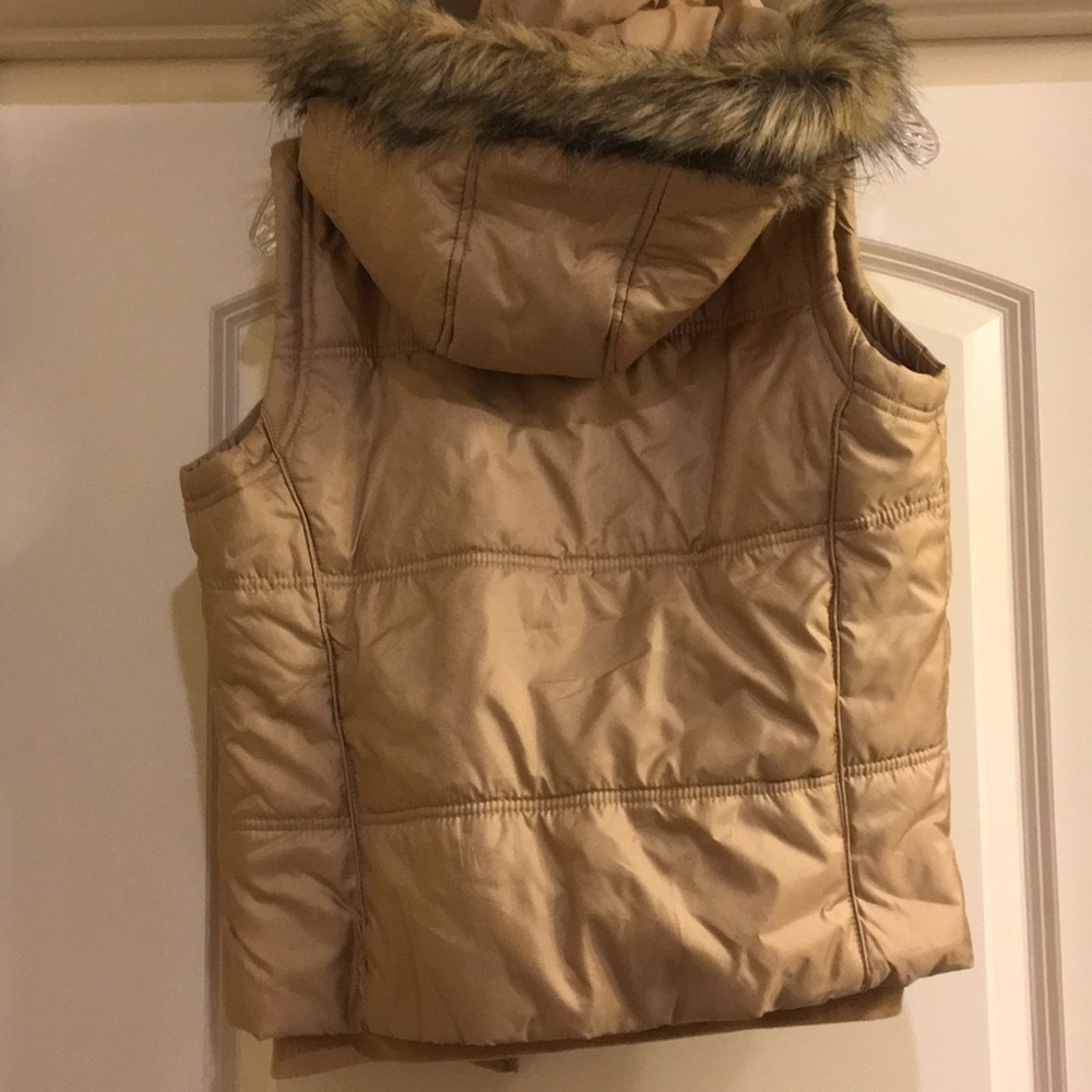 NY&Co Golden faux fur hooded vest - Picture 5 of 8
